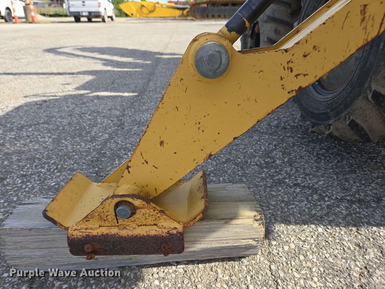image for item EC4234 2005 Vermeer RT450 trencher