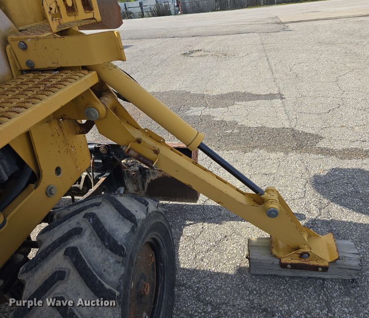 image for item EC4234 2005 Vermeer RT450 trencher