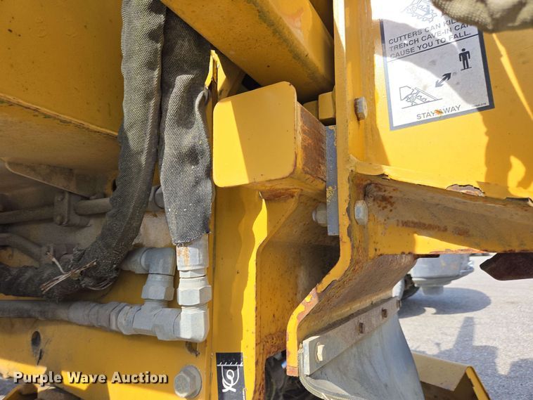 image for item EC4234 2005 Vermeer RT450 trencher