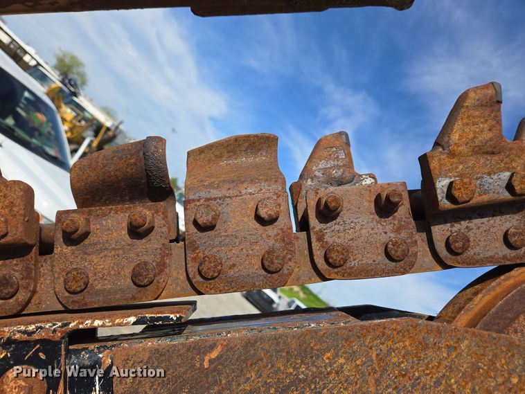 image for item EC4234 2005 Vermeer RT450 trencher