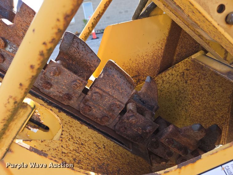 image for item EC4234 2005 Vermeer RT450 trencher