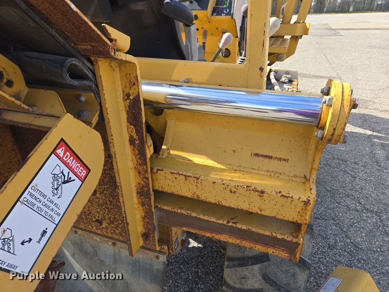 image for item EC4234 2005 Vermeer RT450 trencher