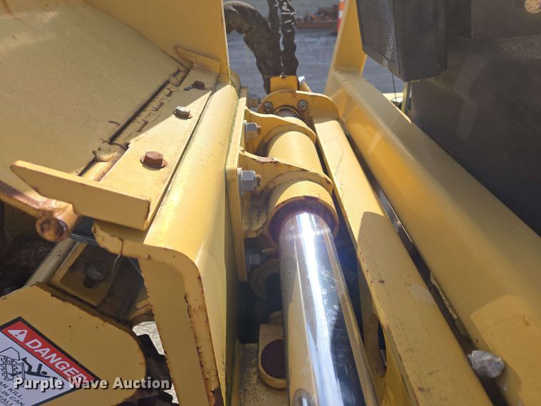 image for item EC4234 2005 Vermeer RT450 trencher