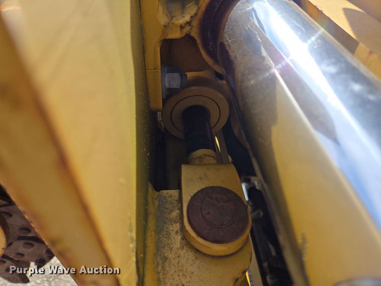 image for item EC4234 2005 Vermeer RT450 trencher