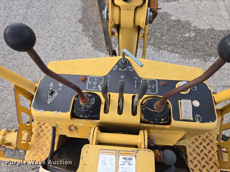 image for item EC4234 2005 Vermeer RT450 trencher