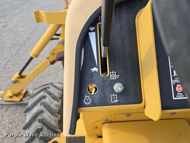 image for item EC4234 2005 Vermeer RT450 trencher