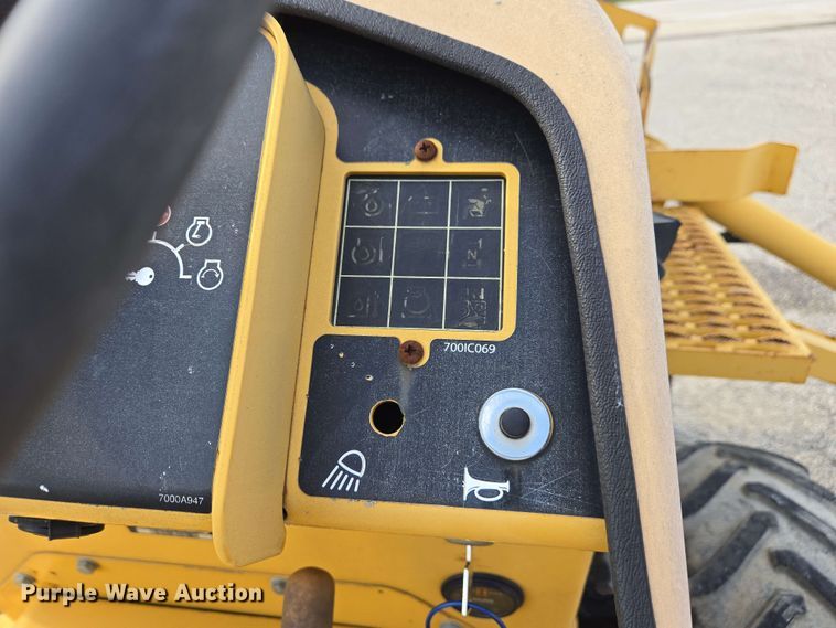 image for item EC4234 2005 Vermeer RT450 trencher