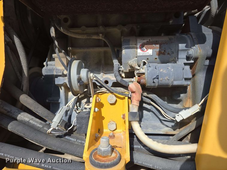 image for item EC4234 2005 Vermeer RT450 trencher