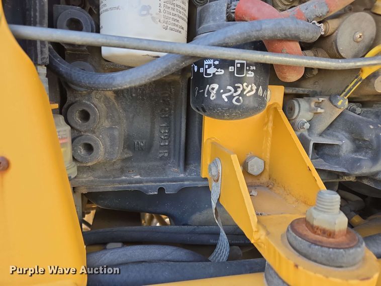 image for item EC4234 2005 Vermeer RT450 trencher