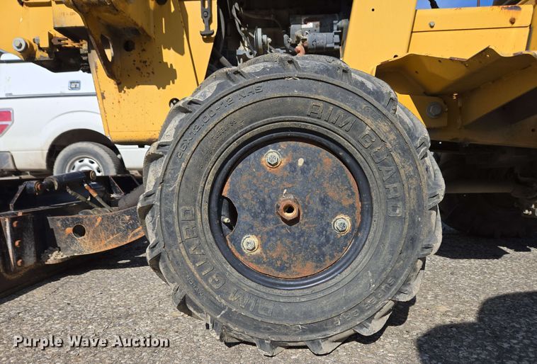 image for item EC4234 2005 Vermeer RT450 trencher