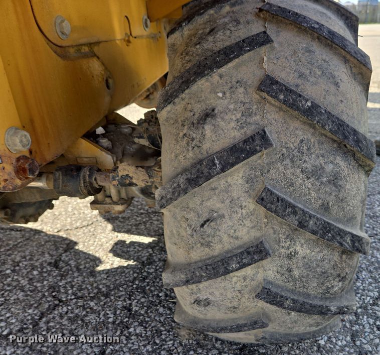 image for item EC4234 2005 Vermeer RT450 trencher