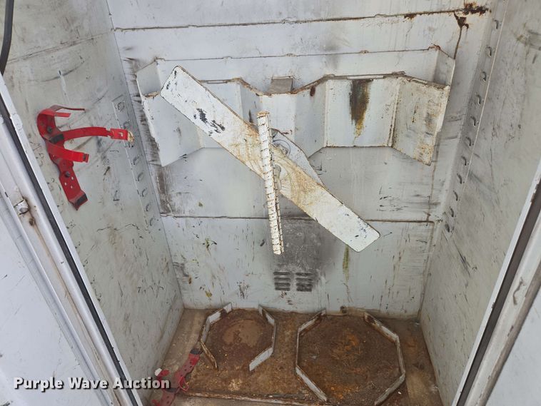 image for item EC4235 2016 Ford F550 Super Duty XL  utility / service truck