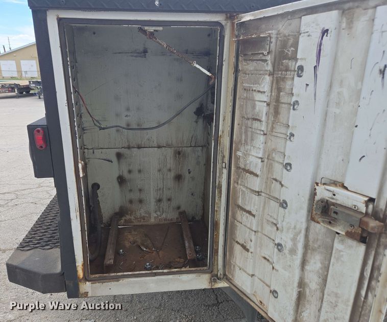 image for item EC4235 2016 Ford F550 Super Duty XL  utility / service truck