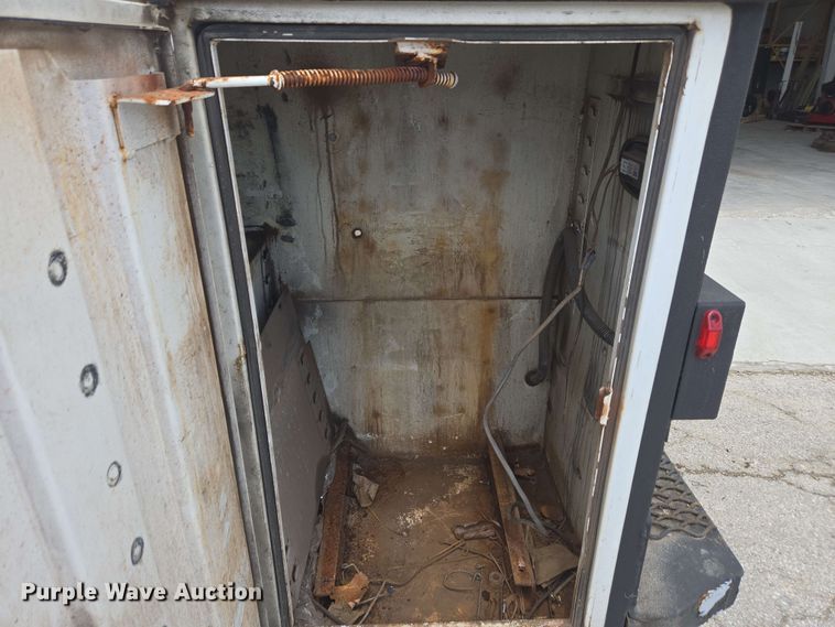 image for item EC4235 2016 Ford F550 Super Duty XL  utility / service truck