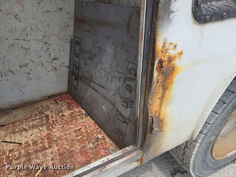 image for item EC4235 2016 Ford F550 Super Duty XL  utility / service truck