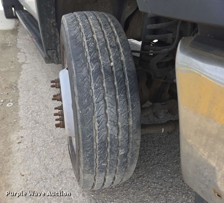 image for item EC4235 2016 Ford F550 Super Duty XL  utility / service truck