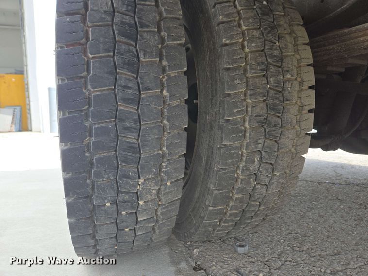 image for item EC4235 2016 Ford F550 Super Duty XL  utility / service truck