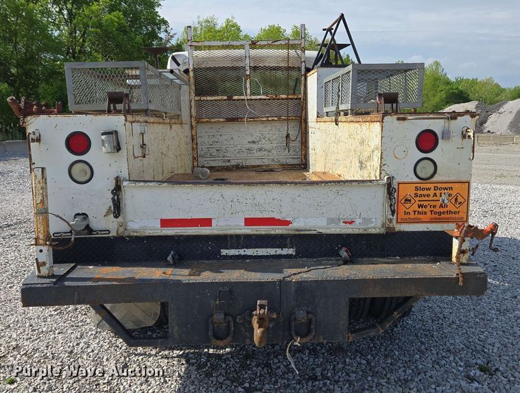 image for item EC4242 2004 Freightliner M2 106 utility / service truck