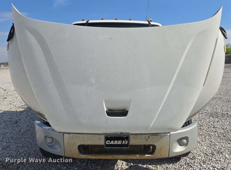 image for item EC4242 2004 Freightliner M2 106 utility / service truck