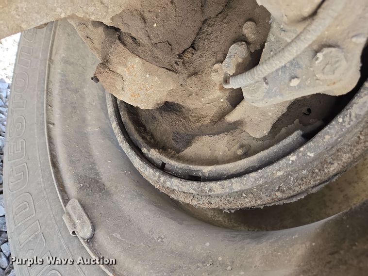 image for item EC4242 2004 Freightliner M2 106 utility / service truck