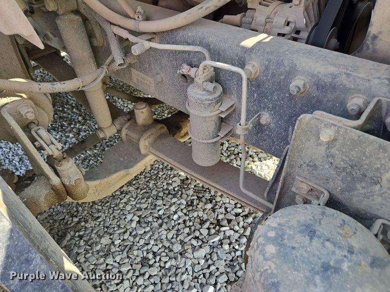 image for item EC4242 2004 Freightliner M2 106 utility / service truck