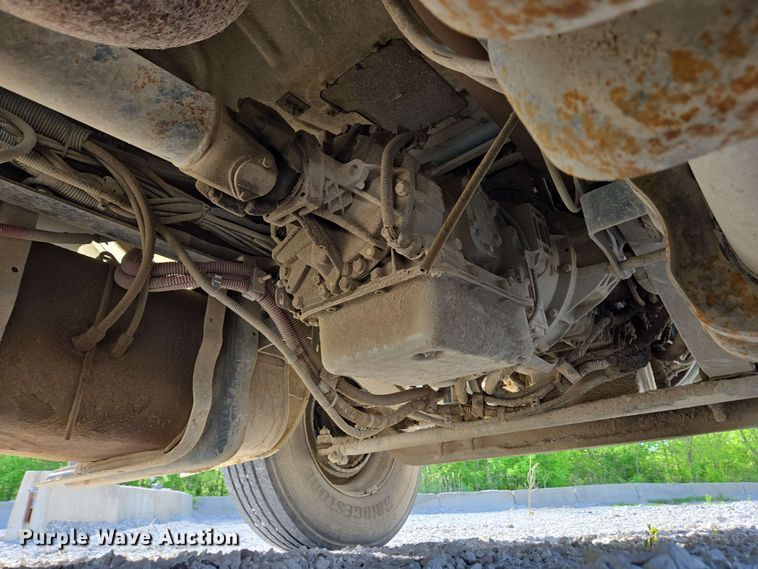 image for item EC4242 2004 Freightliner M2 106 utility / service truck