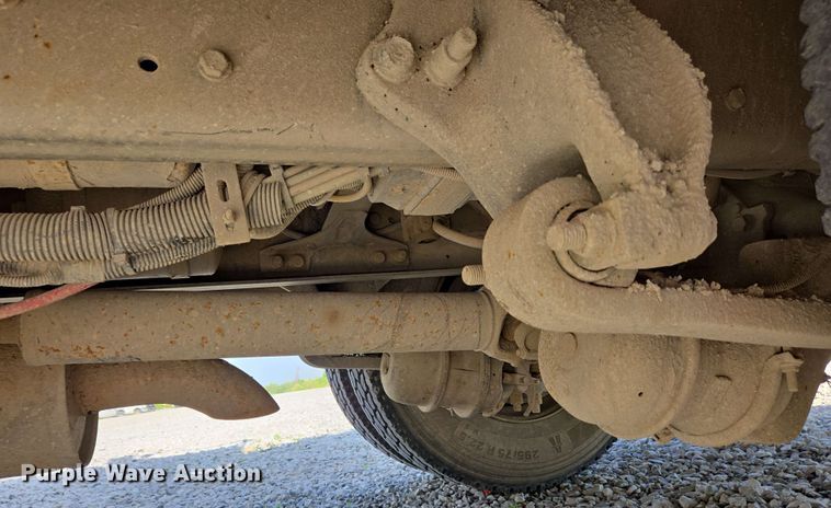 image for item EC4242 2004 Freightliner M2 106 utility / service truck