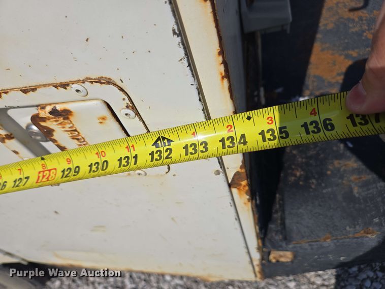 image for item EC4242 2004 Freightliner M2 106 utility / service truck