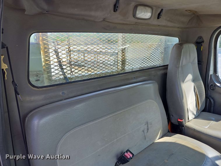 image for item EC4242 2004 Freightliner M2 106 utility / service truck