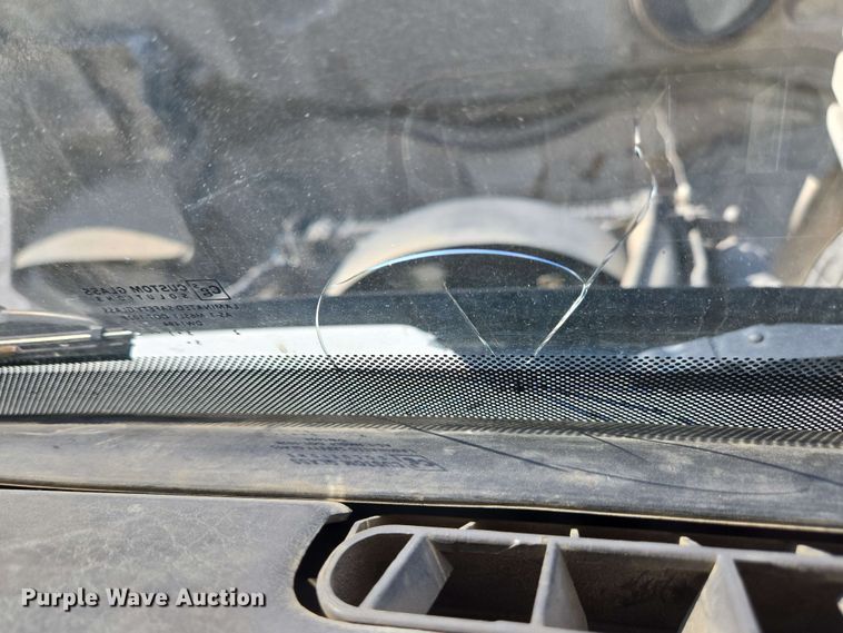 image for item EC4242 2004 Freightliner M2 106 utility / service truck