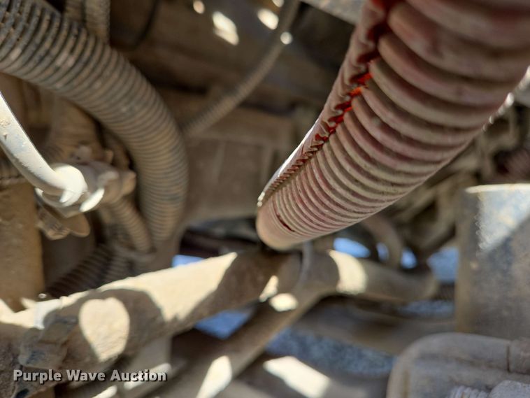 image for item EC4242 2004 Freightliner M2 106 utility / service truck