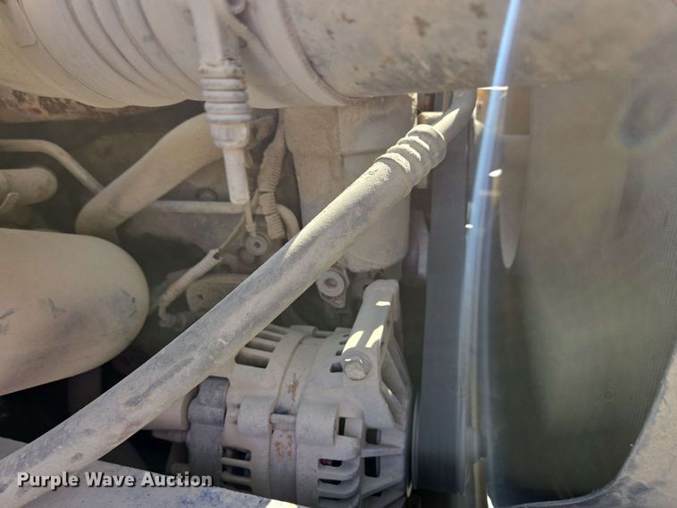 image for item EC4242 2004 Freightliner M2 106 utility / service truck