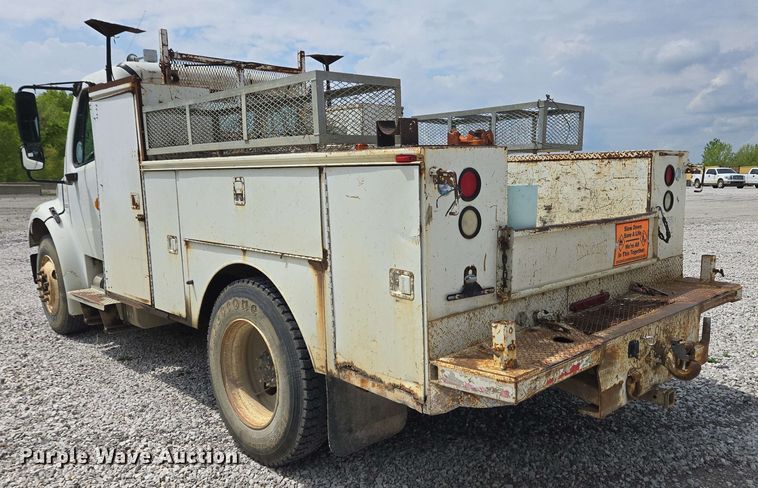 image for item EC4243 2004 Freightliner M2 106 utility / service truck