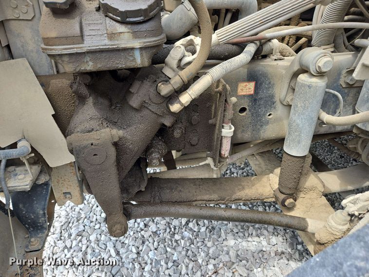 image for item EC4243 2004 Freightliner M2 106 utility / service truck