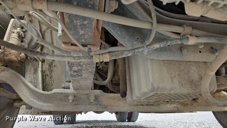 image for item EC4243 2004 Freightliner M2 106 utility / service truck