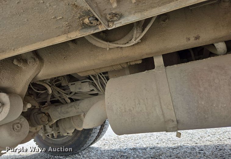 image for item EC4243 2004 Freightliner M2 106 utility / service truck