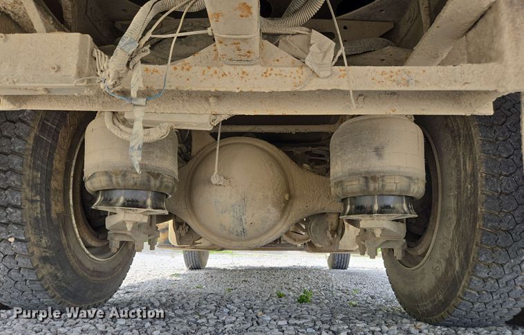 image for item EC4243 2004 Freightliner M2 106 utility / service truck