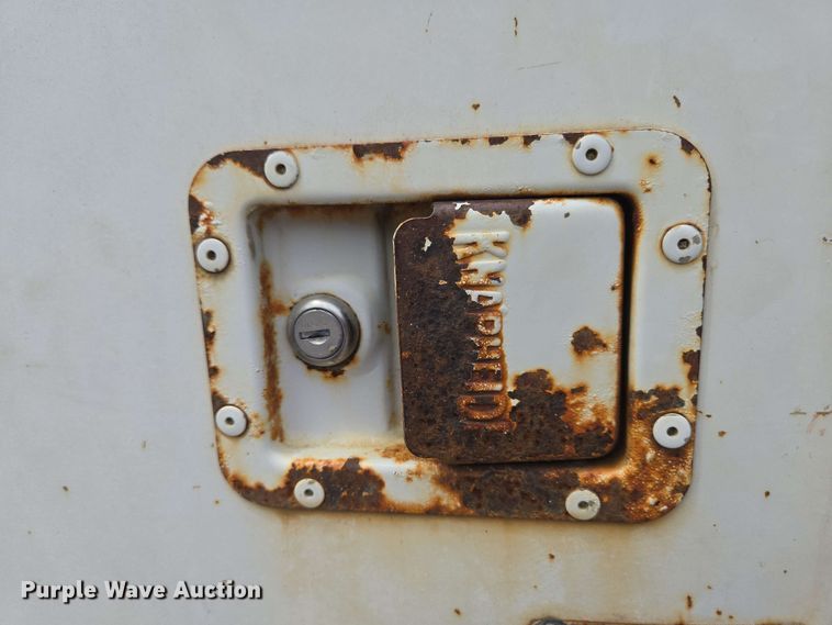 image for item EC4243 2004 Freightliner M2 106 utility / service truck