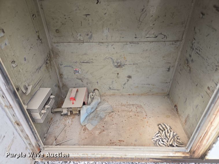 image for item EC4243 2004 Freightliner M2 106 utility / service truck