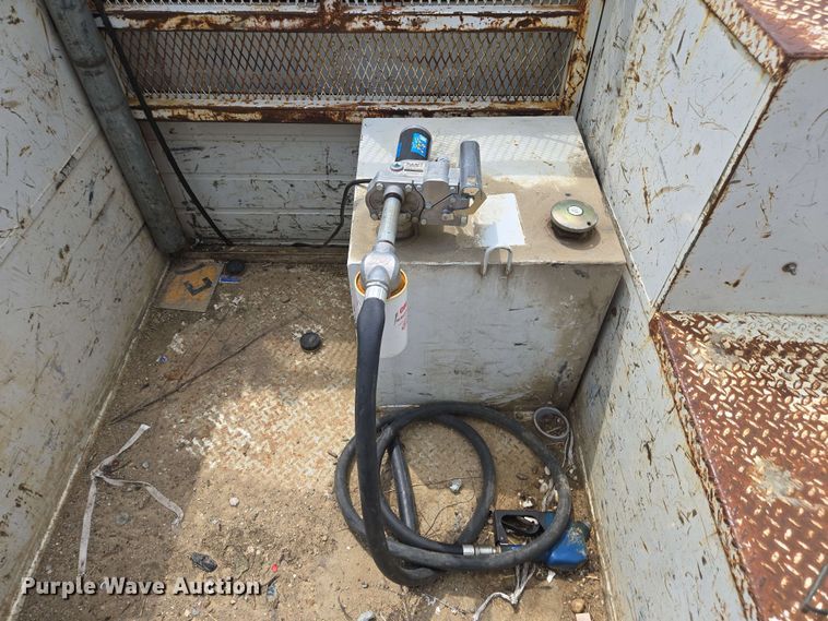 image for item EC4243 2004 Freightliner M2 106 utility / service truck