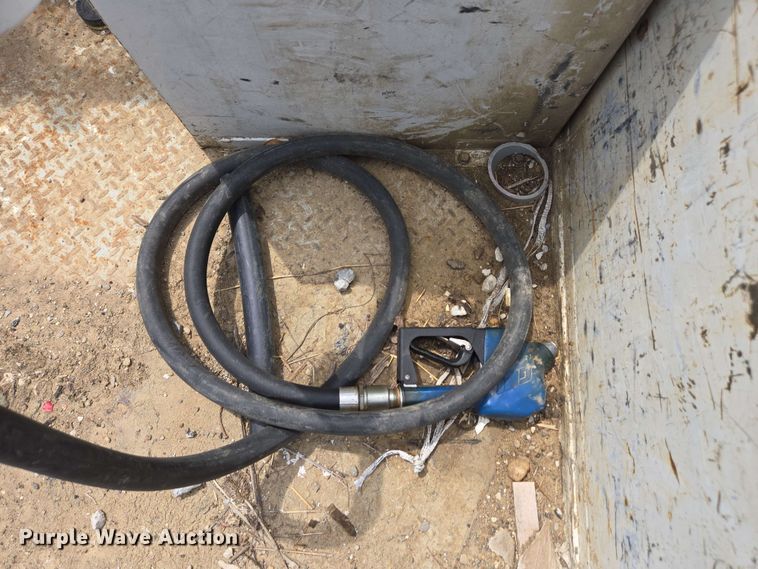 image for item EC4243 2004 Freightliner M2 106 utility / service truck