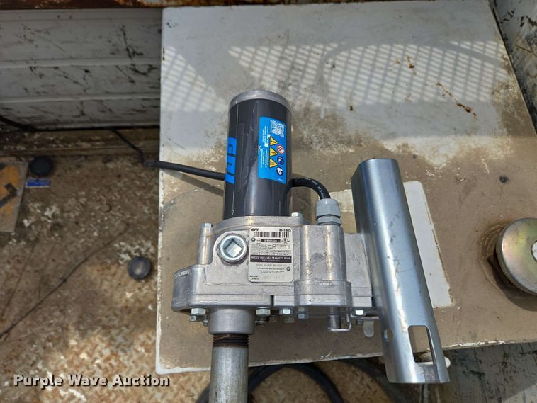 image for item EC4243 2004 Freightliner M2 106 utility / service truck