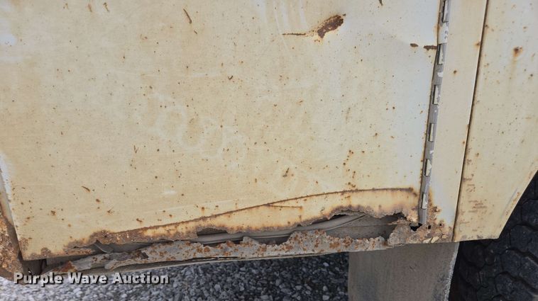 image for item EC4243 2004 Freightliner M2 106 utility / service truck