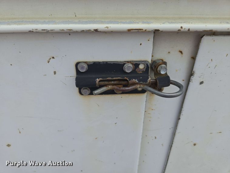 image for item EC4243 2004 Freightliner M2 106 utility / service truck