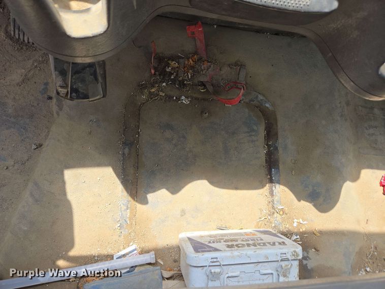 image for item EC4243 2004 Freightliner M2 106 utility / service truck