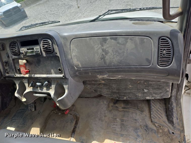 image for item EC4243 2004 Freightliner M2 106 utility / service truck