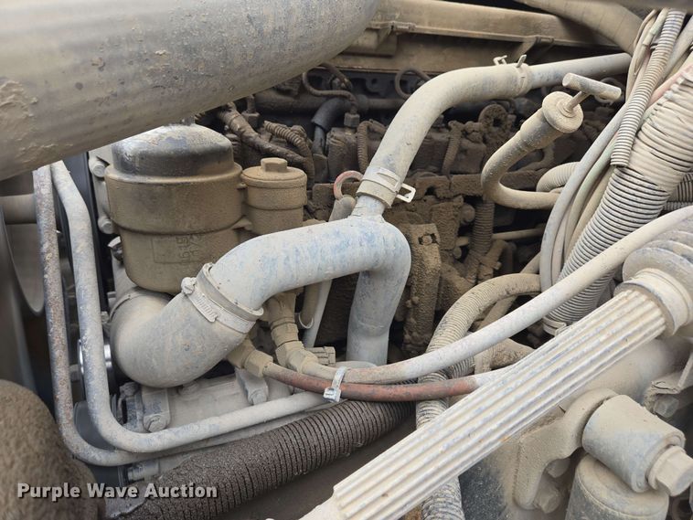 image for item EC4243 2004 Freightliner M2 106 utility / service truck