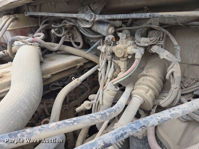 image for item EC4243 2004 Freightliner M2 106 utility / service truck