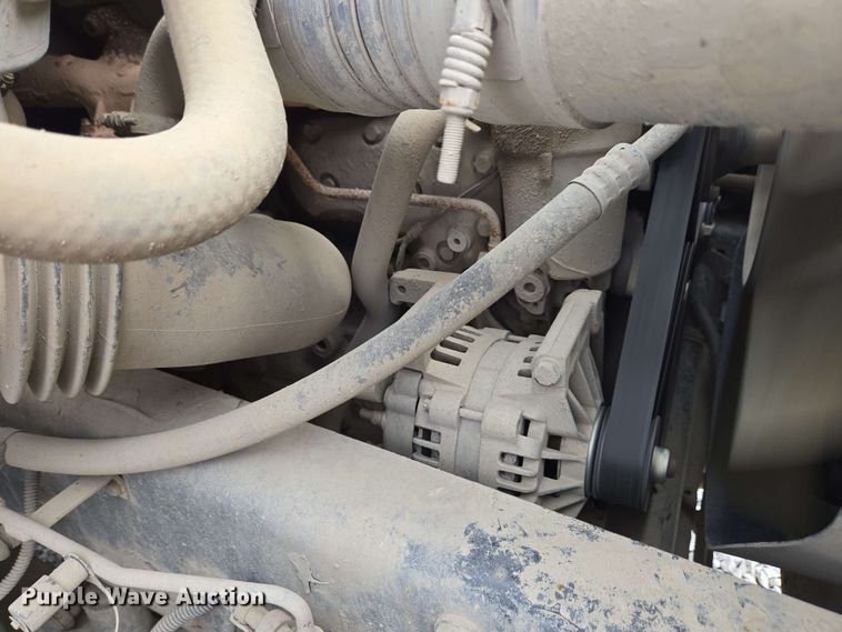 image for item EC4243 2004 Freightliner M2 106 utility / service truck