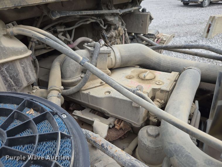 image for item EC4243 2004 Freightliner M2 106 utility / service truck